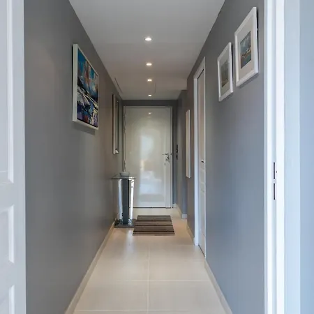 2-br With Terrace & Swimming Pool Apartment *