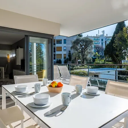 2-br With Terrace & Swimming Pool Apartment
